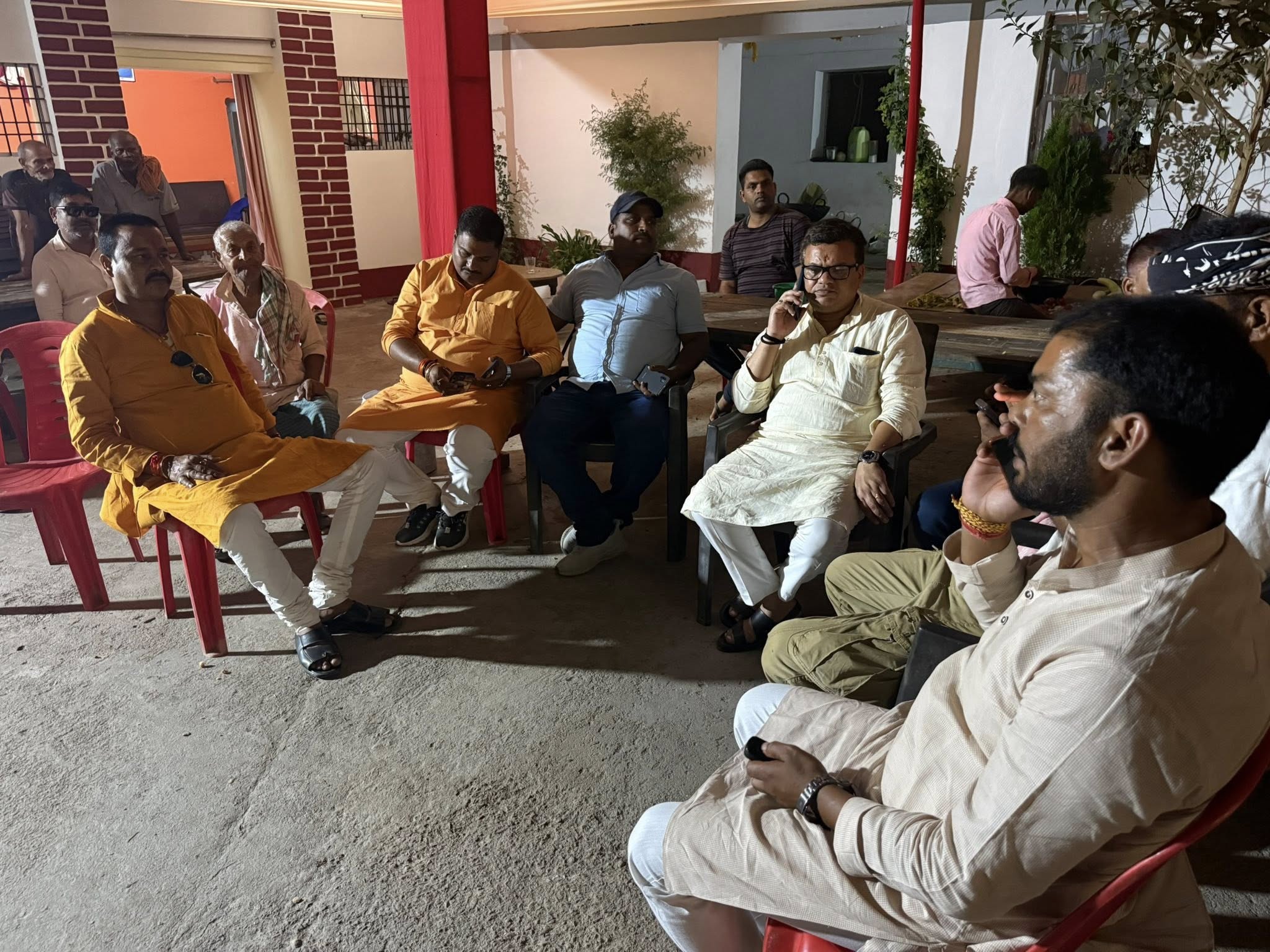 उपेन्द्र सिंह जी के यहाँ आयोजित शुभ विवाह समारोह में सम्मिलित