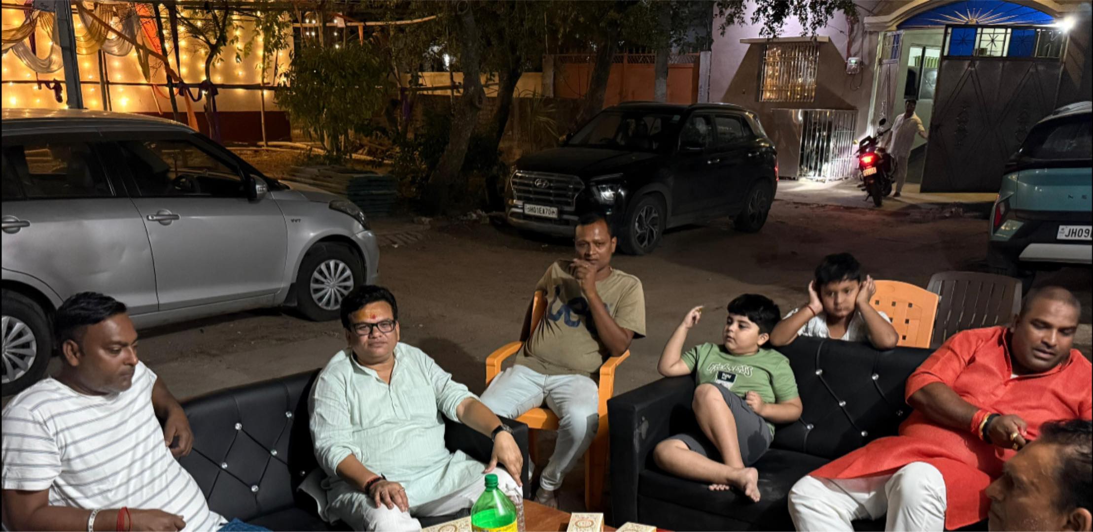 ग्राम - सुजाकर्मा, औरंगाबाद के श्री पवन जी से मिलकर उन्हें नए गृह निर्माण हेतु शुभकामनाएं