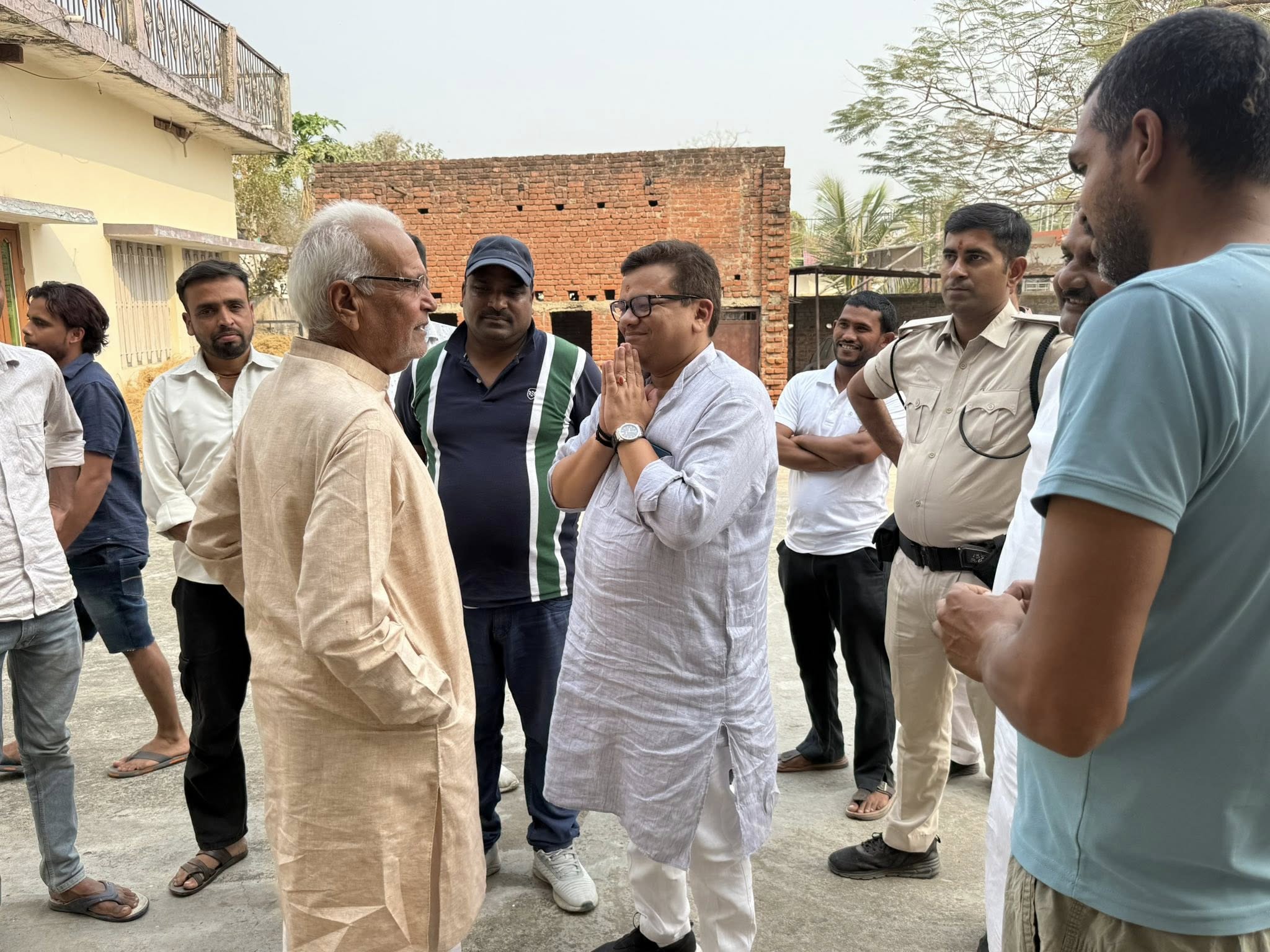 संजय पासवान जी के यहां तिलकोत्सव कार्यक्रम में शामिल