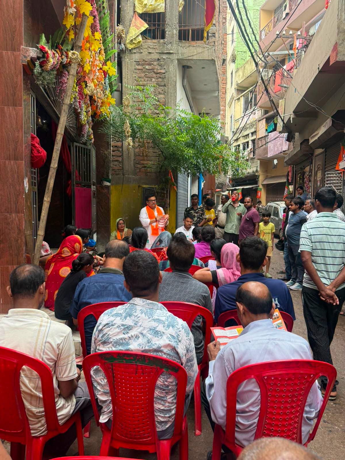 बांकीपुर के मण्डल विश्वविद्यालय स्थित शक्ति केंद्र नटराज गली के सम्मानित नागरिकों से आत्मीय संवाद किया।