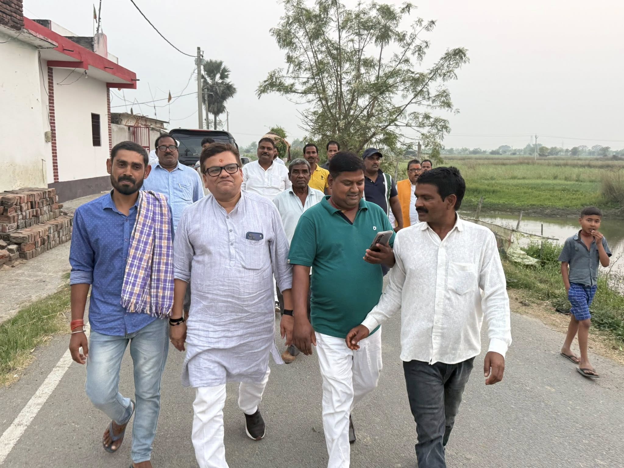 तालकेश्वर ठाकुर जी के यहाँ आयोजित शुभ तिलकोत्सव कार्यक्रम में शामिल