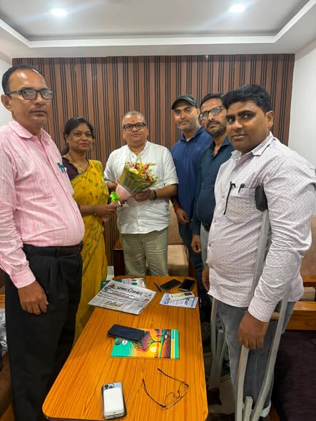 अपने आवासीय कार्यालय ‘नारायण निवास’ पर विधानसभा क्षेत्र 223, औरंगाबाद से पधारे देवतुल्य जनता-जनार्दन से आत्मीय मुलाकात कर उनकी समस्याओं को सुना तथा शीघ्र समाधान हेतु संबंधित पदाधिकारियों को आवश्यक कार्रवाई के निर्देश दिए।