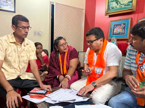 आज बाँकीपुर विधानसभा उपचुनाव में मण्डल विश्वविद्यालय स्थित शक्ति केंद्र नटराज गली के बूथ संख्या 359 के सम्मानित बूथ समिति के साथियों के साथ बैठक की।  बैठक में बूथ सशक्तिकरण एवं आगामी चुनाव में विजय सुनिश्चित करने की रणनीति पर विस्तार से चर्चा की