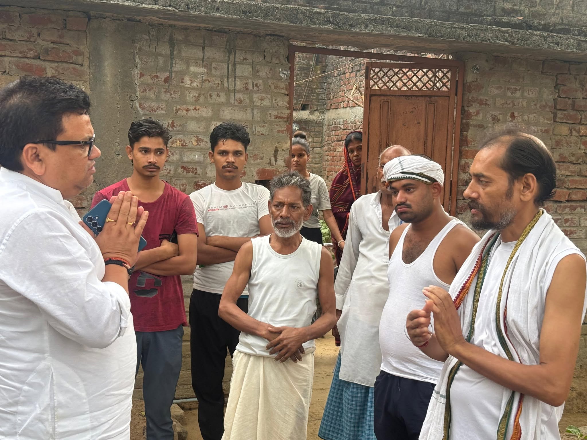 ग्राम- नेहूटा, औरंगाबाद निवासी श्री चमारी सिंह जी पुत्र स्व० अनुज सिंह जी असामयिक निधन का दुःखद समाचार प्राप्त हुआ।