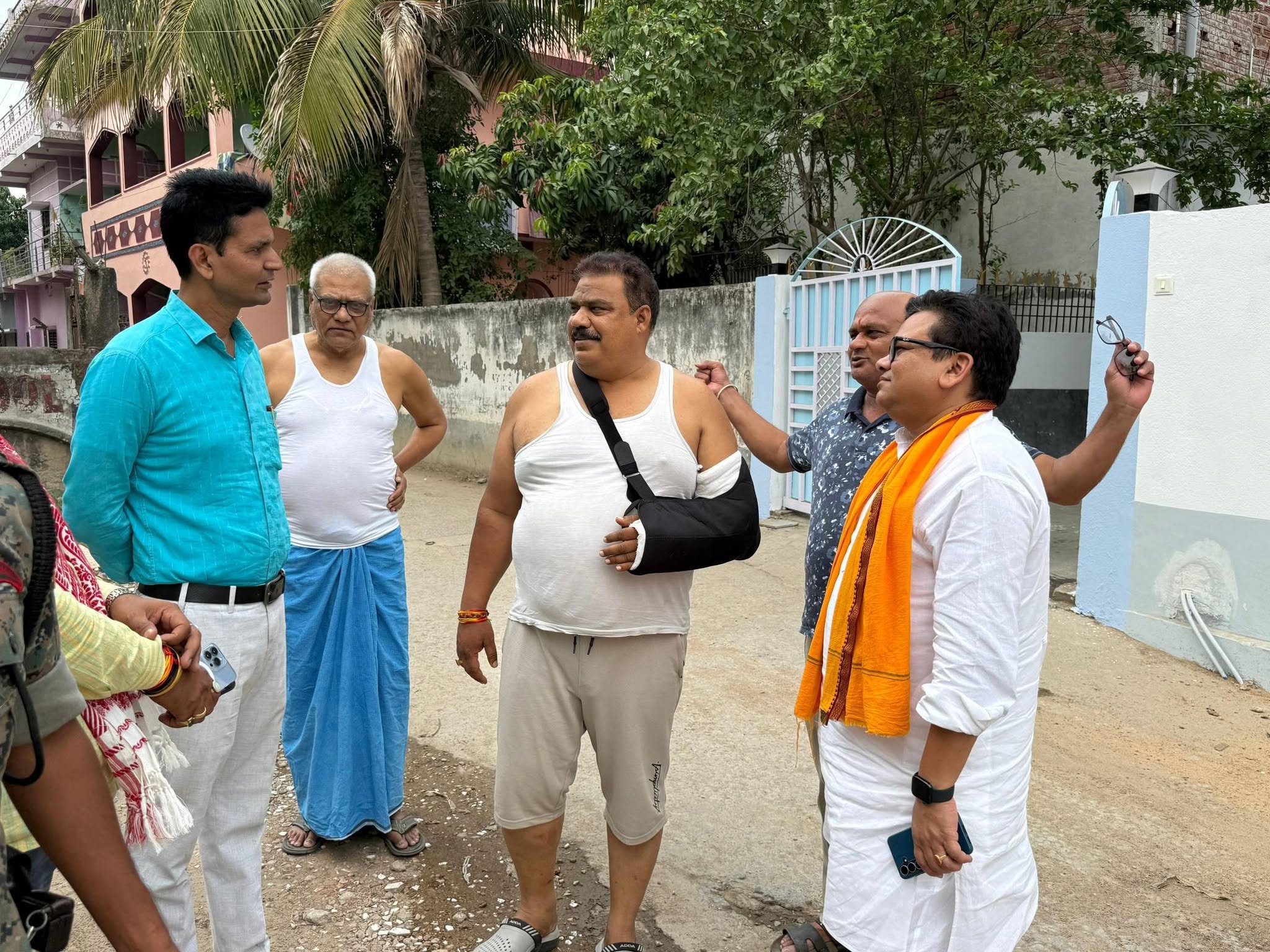 श्रीकृष्ण नगर निवासी एवं युवा जदयू के पूर्व जिलाध्यक्ष तथा पूर्व जिला बीस सूत्री सदस्य आदरणीय श्री नीलमणि कुमार जी के दुर्घटना में घायल होने की सूचना प्राप्त होने पर उनसे मिलकर उनका कुशल-क्षेम जाना