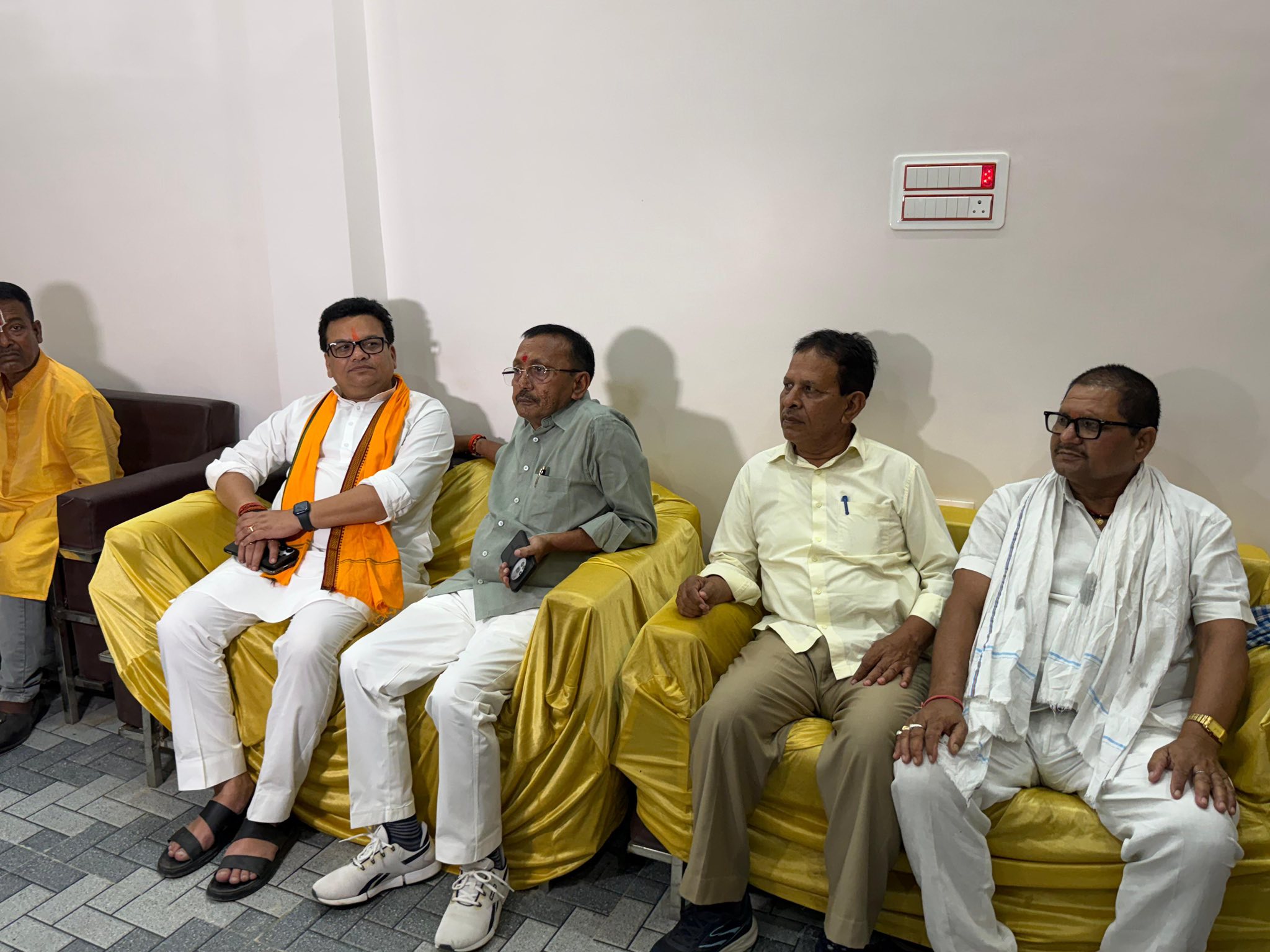 गायत्री नगर, औरंगाबाद में श्री सुबोध सिंह जी को नए गृह निर्माण हेतु शुभकामनाएं