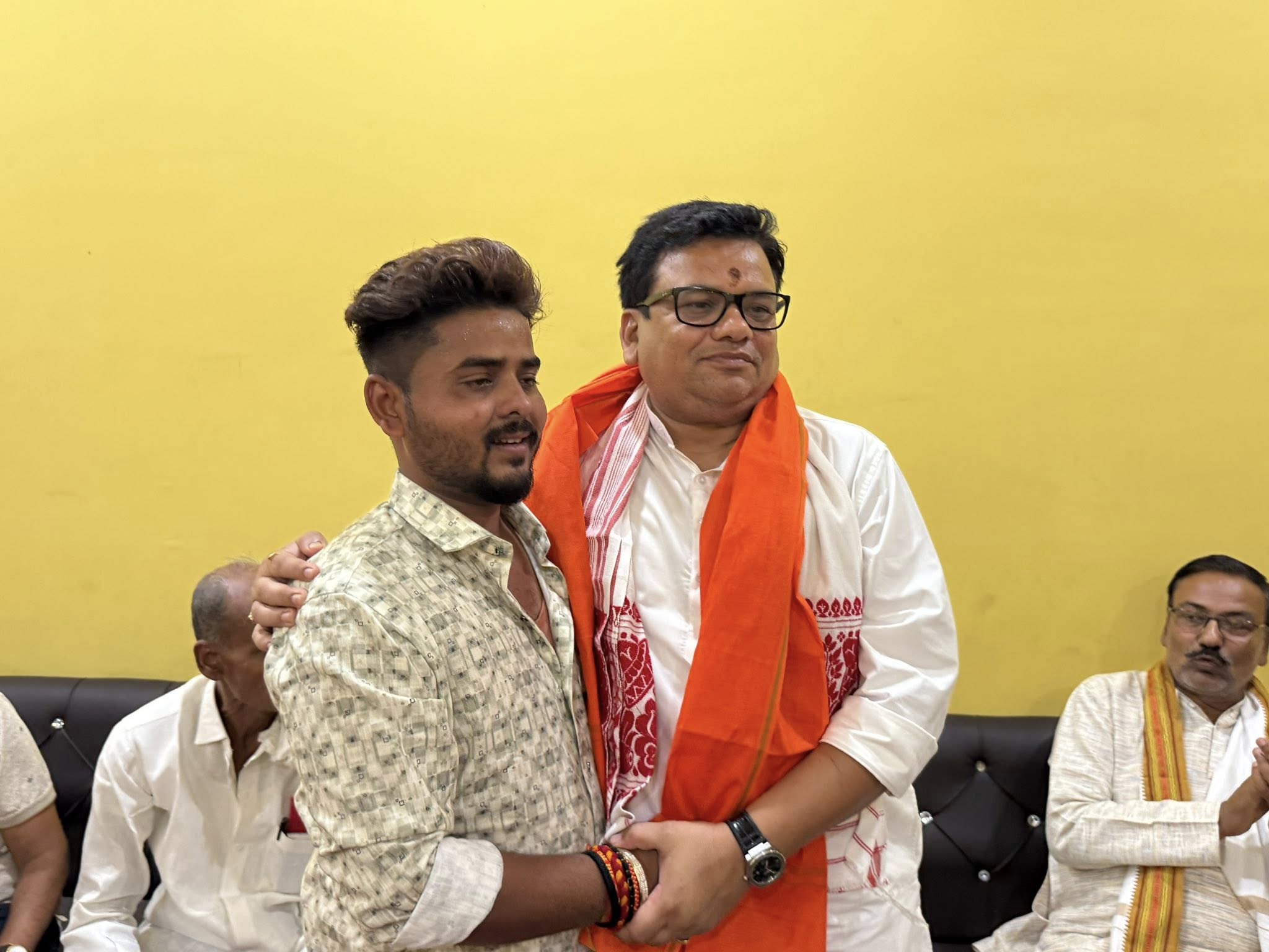 देव, औरंगाबाद में जदयू नगर अध्यक्ष श्री रवि रौशन सिंह जी (भोला भाई) के यहां वैवाहिक समारोह में सम्मिलित