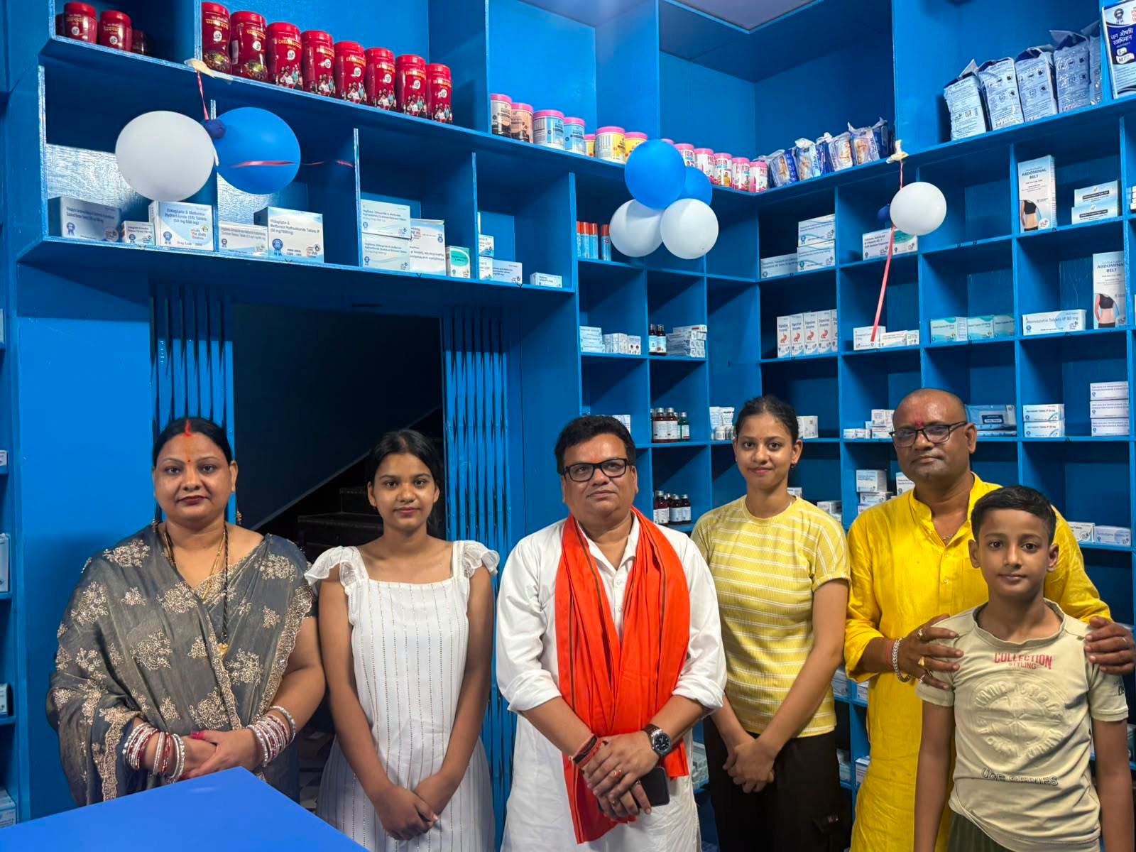 आज औरंगाबाद के श्रीकृष्ण नगर (वार्ड संख्या–07) में प्रधानमंत्री जन औषधि केंद्र का शुभारंभ हुआ। इस जन औषधि केंद्र का संचालन श्रीमती पूनम सिंह एवं उनके पति श्री बिनोद कुमार सिंह जी द्वारा किया जाएगा।