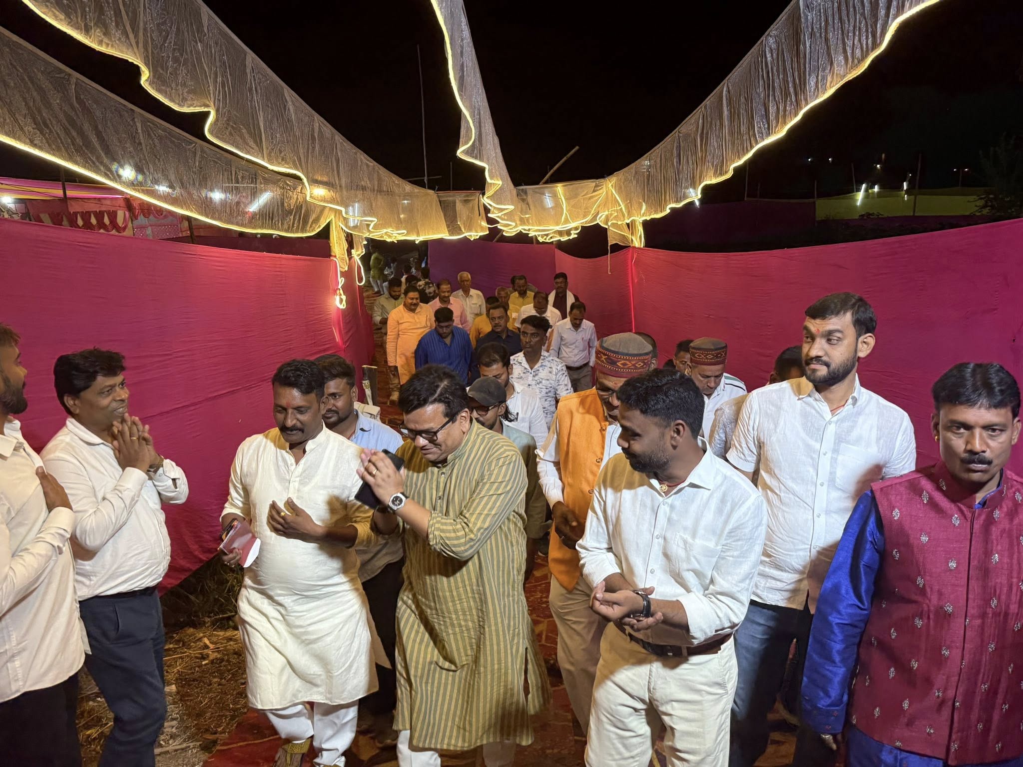 ग्राम - भवानीपुर, औरंगाबाद निवासी श्री जितेंद्र सिंह जी की सुपुत्री एवं राजकुमार जी (शिक्षक) की भगिनी के वैवाहिक समारोह में सम्मिलित