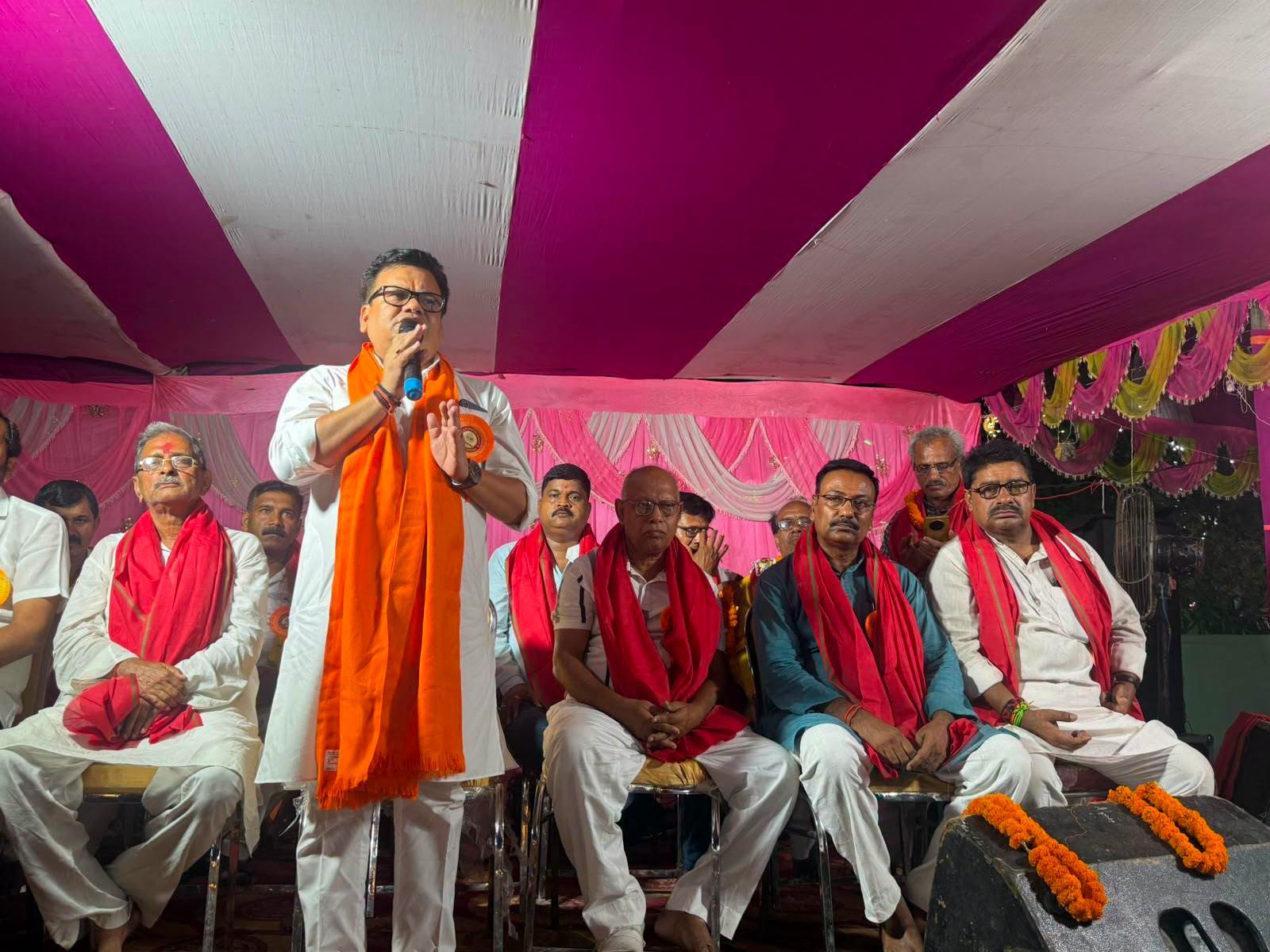आज माँ दुर्गा क्लब सेवा संस्थान, गाँधी नगर औरंगाबाद द्वारा आयोजित भव्य जागरण कार्यक्रम में शामिल हुआ एवं मंच का उद्घाटन किया।