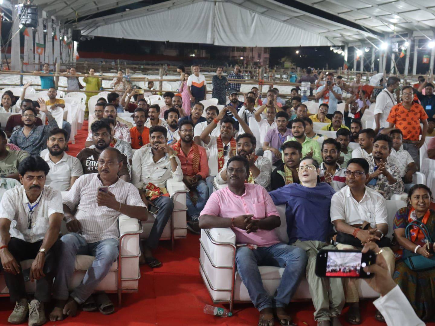 पश्चिम बंगाल में माननीय प्रधानमंत्री जी की जनसभा की तैयारियों को लेकर युवा साथी कार्यकर्ताओं के साथ विस्तृत समीक्षा बैठक