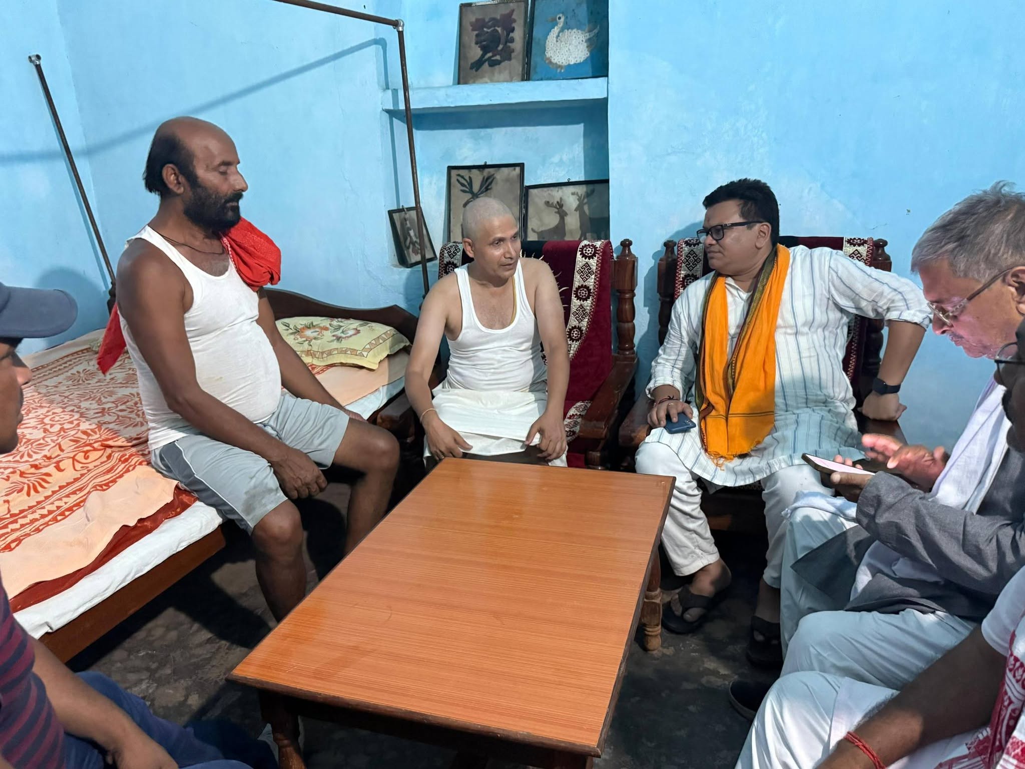 ग्राम- खरडीहा, औरंगाबाद निवासी श्री पप्पू सिंह के पूज्य पिताजी स्व० रामानंद सिंह के असामयिक निधन के उपरांत उनसे एवं उनके परिजनों से मिलना हुआ।