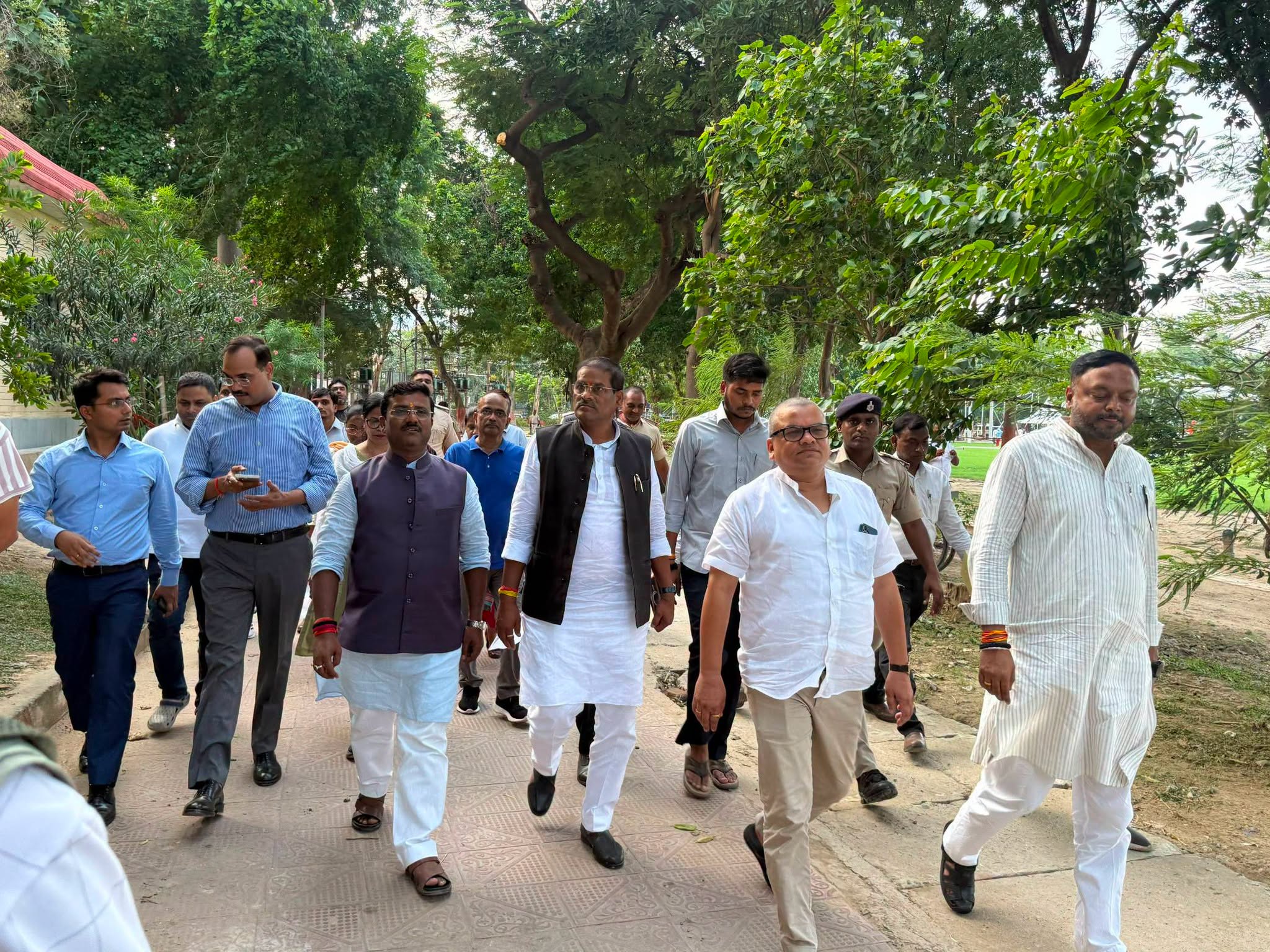 तिरंगा यात्रा के प्रभारी के तौर पर आज पटना के गांधी मैदान में कल आयोजित होने वाली भव्य तिरंगा यात्रा की तैयारियों का जायजा लिया। कार्यक्रम के मुख्य अतिथि माननीय मुख्यमंत्री श्री सम्राट चौधरी जी होंगे।  हर घर तिरंगा!
