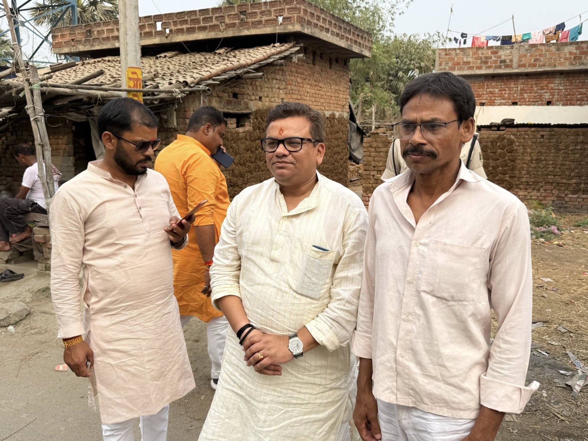 ब्रह्मदेव मेहता जी के यहाँ आयोजित शुभ तिलकोत्सव समारोह में सम्मिलित