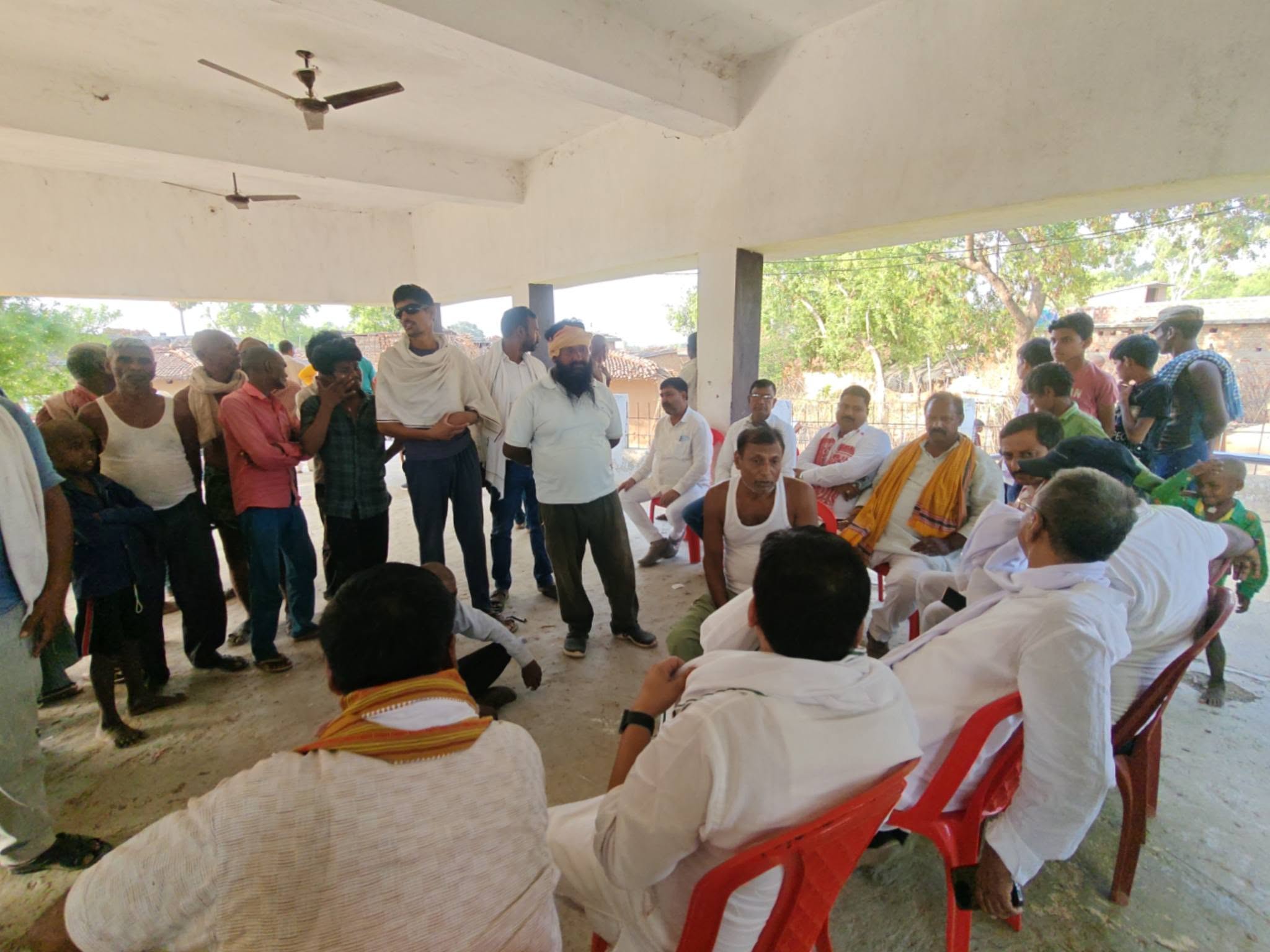 औरंगाबाद विधानसभा के देव मंडल अंतर्गत ग्राम वकीलगंज में सम्मानित ग्रामीणों एवं परिवारजनों से आत्मीय संवाद