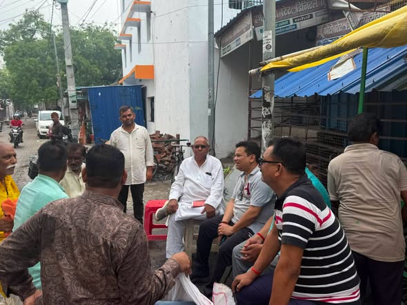 आज अपने शहर औरंगाबाद में प्रातः साथियों एवं क्षेत्रवासियों के साथ 'चाय पर चर्चा' के दौरान आत्मीय मुलाकात हुई।