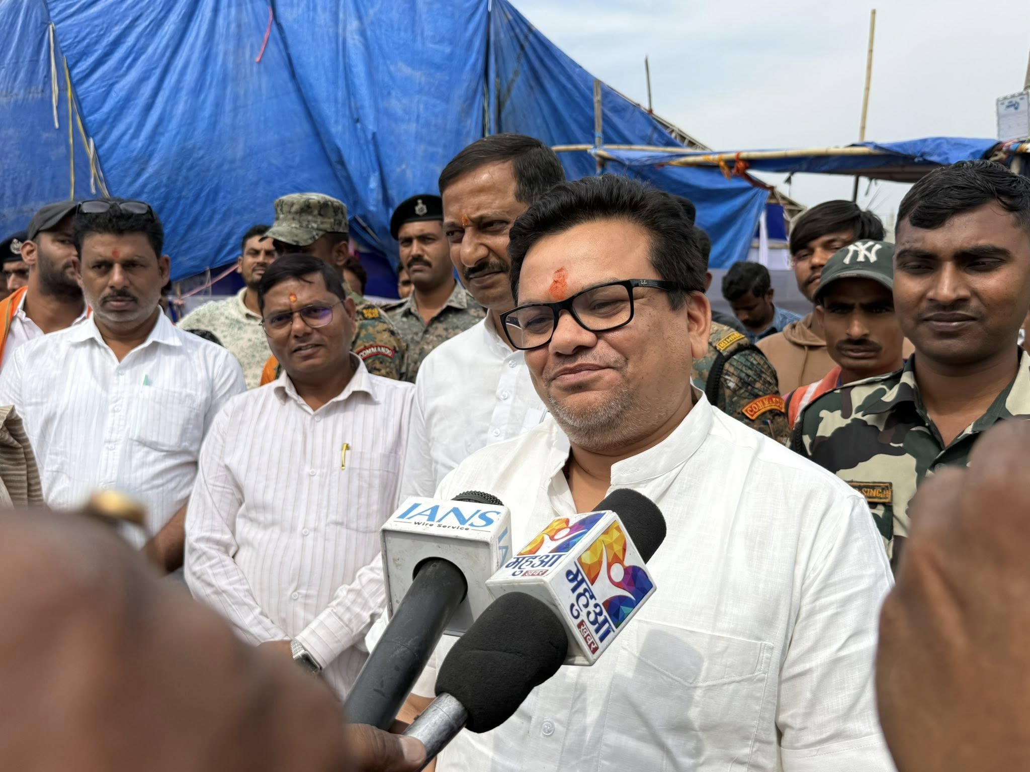 पहली बार देव नगरी में लाखों श्रद्धालुओं एवं छठव्रतियों की सुविधा को सर्वोपरि रखते हुए आज जिला पदाधिकारी महोदया के साथ टेन्ट सिटी (आवास एवं ठहराव व्यवस्था) का उद्घाटन