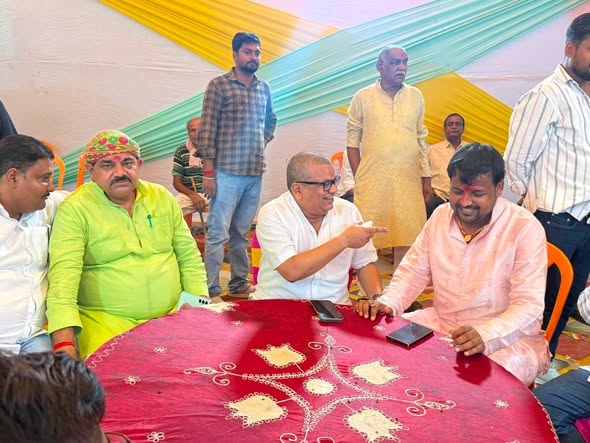 आज भारतीय रेड क्रॉस सोसाइटी, औरंगाबाद के सचिव श्री दीपक कुमार जी के सुपुत्र-प्राप्ति के शुभ अवसर पर उनके पैतृक ग्राम ऊब (ओबरा) में आयोजित 'सतइसा संस्कार' कार्यक्रम में सम्मिलित हुआ।