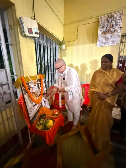 अपने औरंगाबाद क्षेत्र के दानी बिगहा निवासी भाजपा महिला मोर्चा की नेत्री श्रीमती रेखा सिंह जी की पूज्य स्वर्गीय माता श्रीमती आरती देवी जी के ब्रह्मभोज कार्यक्रम में सम्मिलित होकर श्रद्धांजलि अर्पित की श्रद्धांजलि अर्पित की त