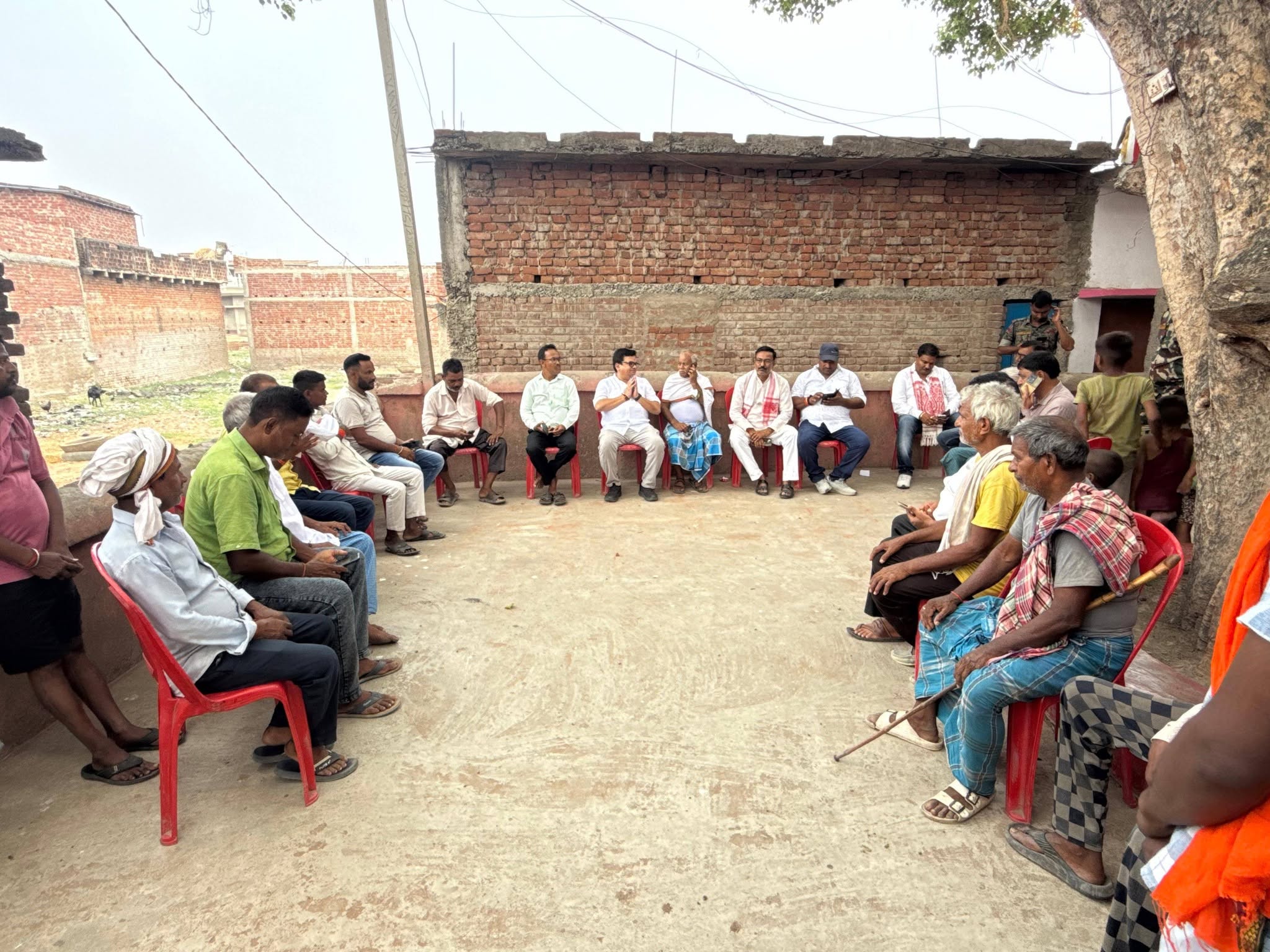 ग्राम पोखरहाँ में सम्मानित ग्रामवासियों से आत्मीय संवाद हुआ।