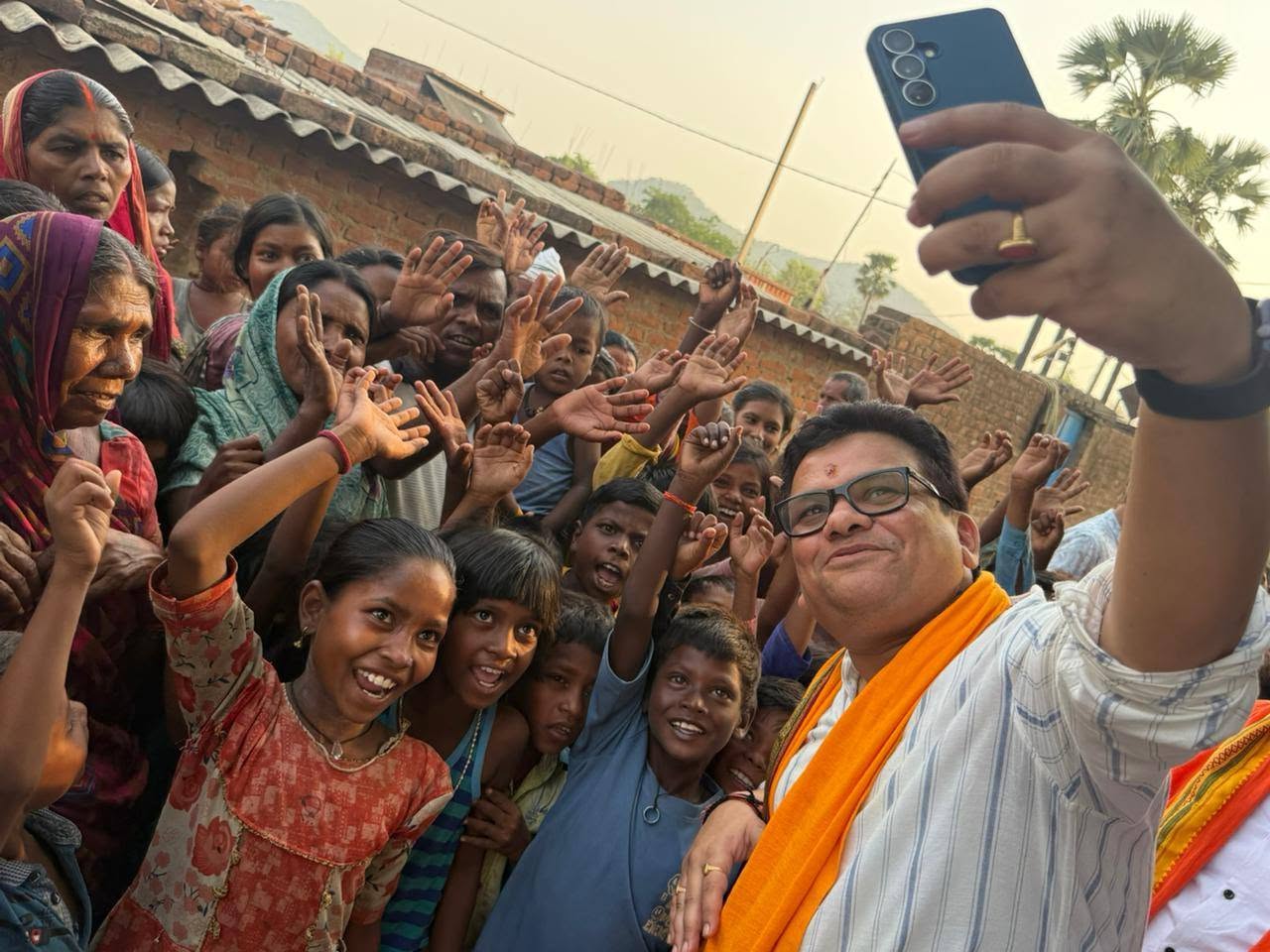 ग्राम चिनगी में माननीय प्रधानमंत्री श्री नरेंद्र मोदी जी के नेतृत्व में सेवा, सुशासन एवं राष्ट्र निर्माण के 12 स्वर्णिम वर्षों की उपलब्धियों को जन-जन तक पहुंचाने का सौभाग्य प्राप्त हुआ।