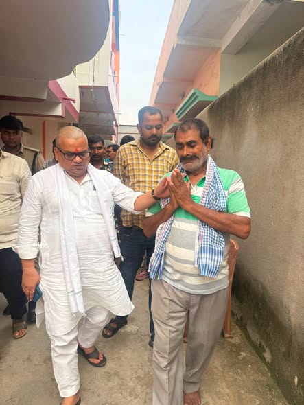 आज औरंगाबाद शहर के चितौड़नगर स्थित आवास पर पहुँचकर रजपरसा निवासी, शहीद हेड कांस्टेबल (GD) जयंत कुमार सिंह जी (BSF) के शोकाकुल परिजनों से मुलाकात की