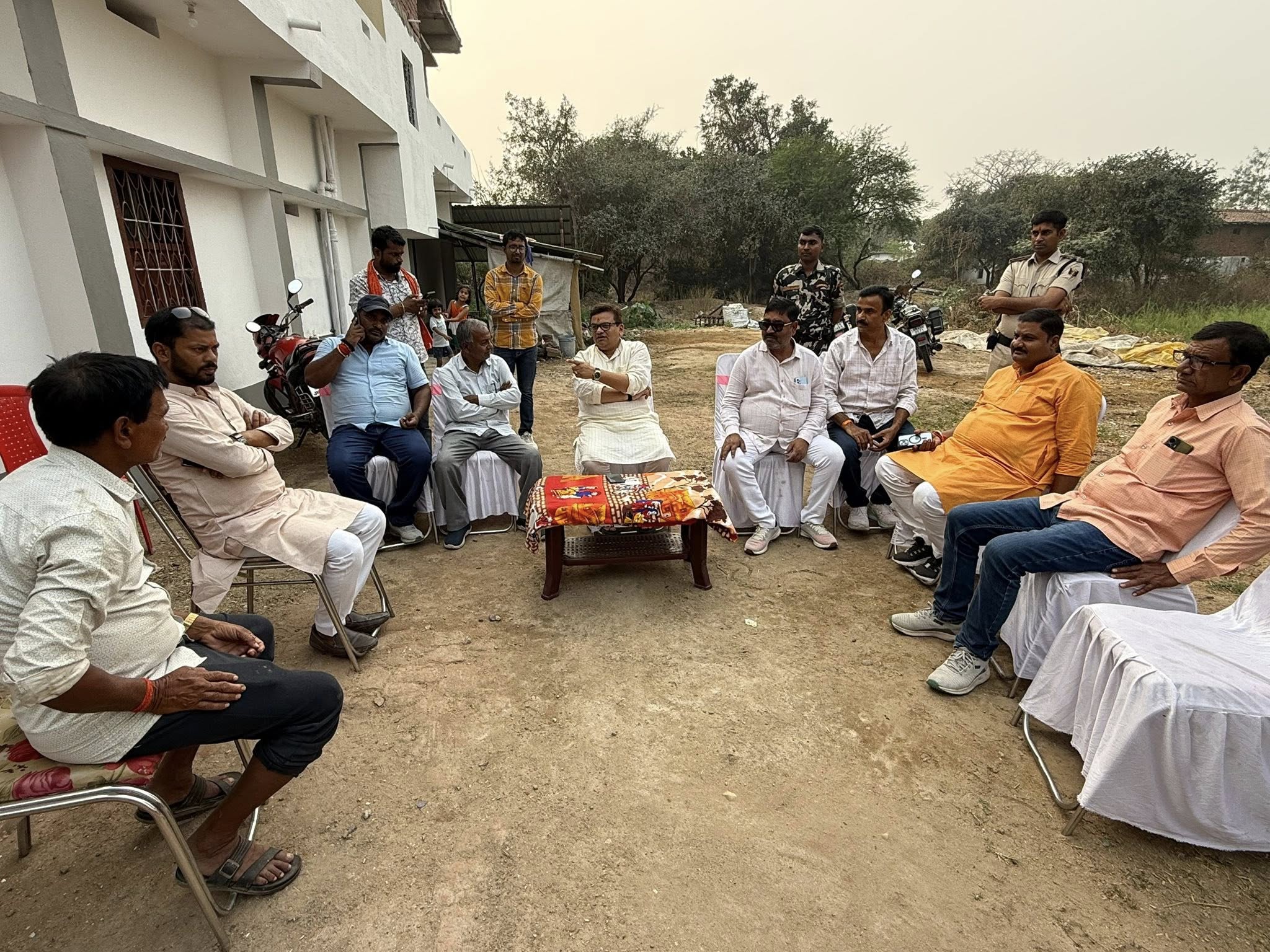 राणा प्रमोद कुमार सिंह जी के यहाँ आयोजित शुभ तिलकोत्सव समारोह में सम्मिलित