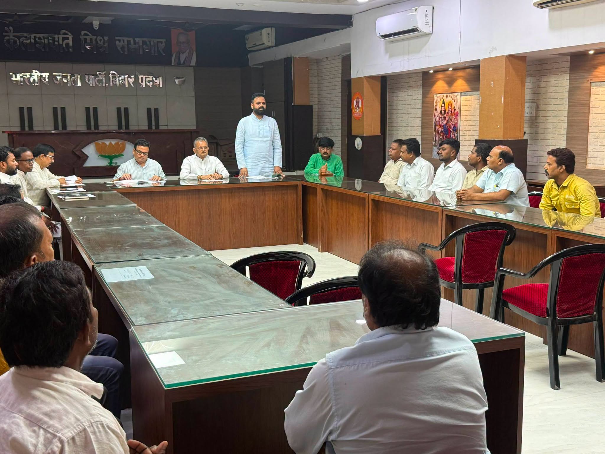 आज भारतीय जनता पार्टी, बिहार प्रदेश कार्यालय में आदरणीय श्री भीखू भाई दलसानिया जी की अध्यक्षता में आयोजित पार्टी  बैठक में सहभागी हुआ।