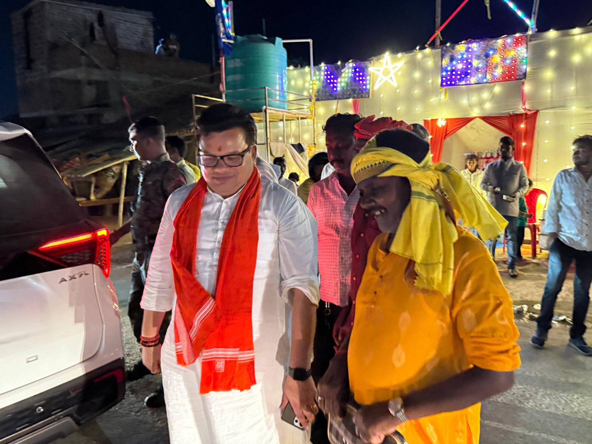 ग्राम- बैजनाथ बिगहा, औरंगाबाद निवासी श्री नरेश राम जी के यहाँ वैवाहिक समारोह की शुभकामनाएं प्रेषित कीं।