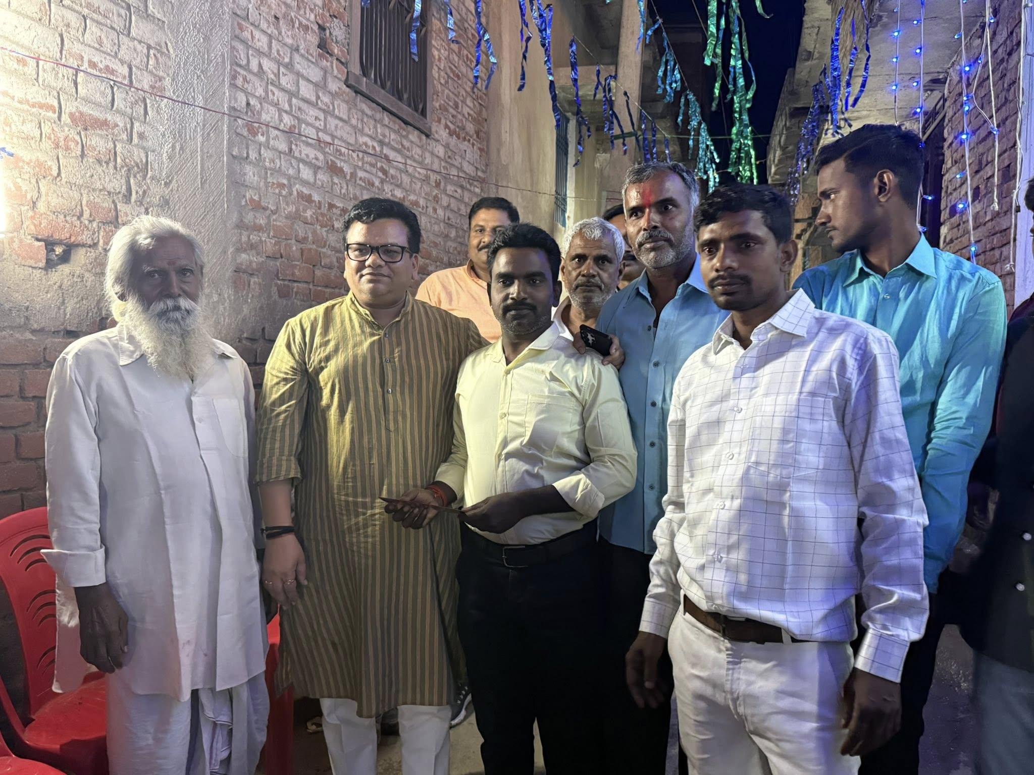 ग्राम - ओरा, औरंगाबाद निवासी श्री जितेन्द्र रजक जी के यहाँ वैवाहिक समारोह में सम्मिलित