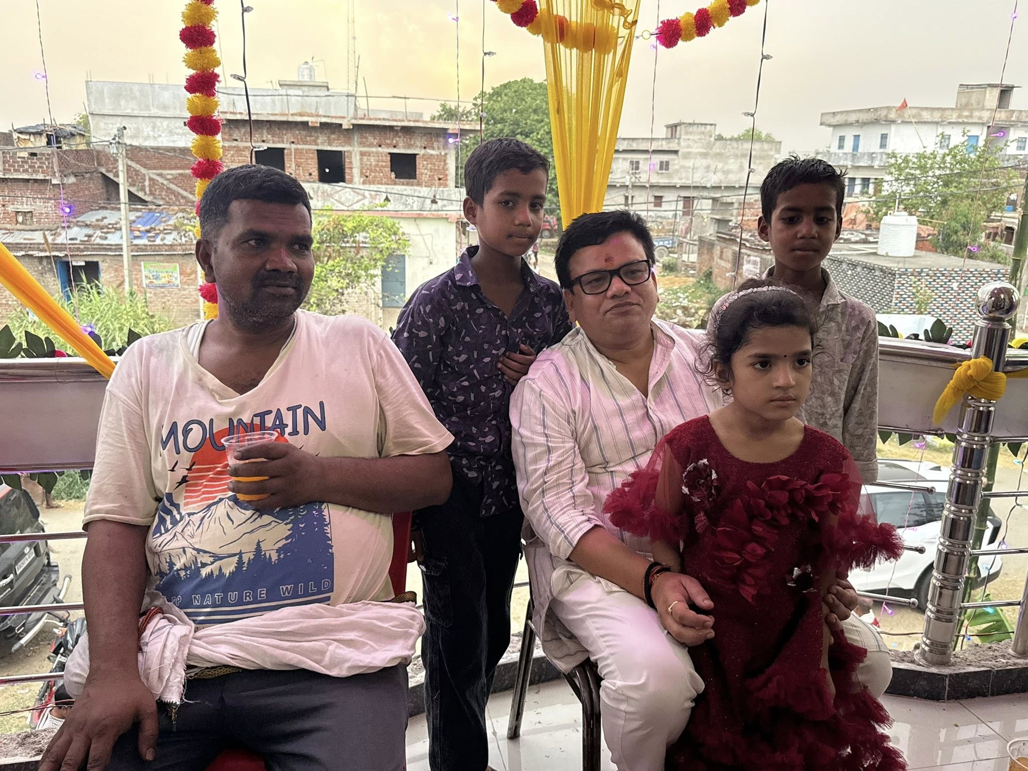 ग्राम - बघोई, औरंगाबाद के श्री कृष्णा सिंह जी के शुभ गृह प्रवेश समारोह में सम्मिलित
