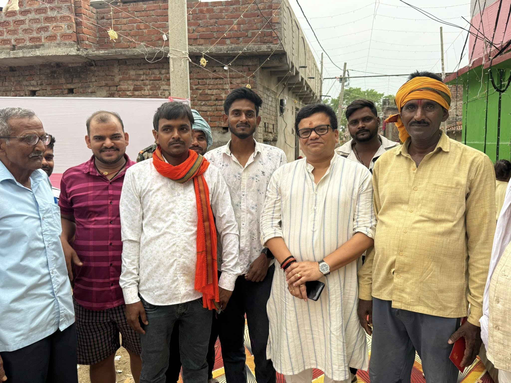 ग्राम - पहरमा, औरंगाबाद निवासी श्री नरेश पाल जी के यहाँ तिलकोत्सव एवं वैवाहिक समारोह में सम्मिलित