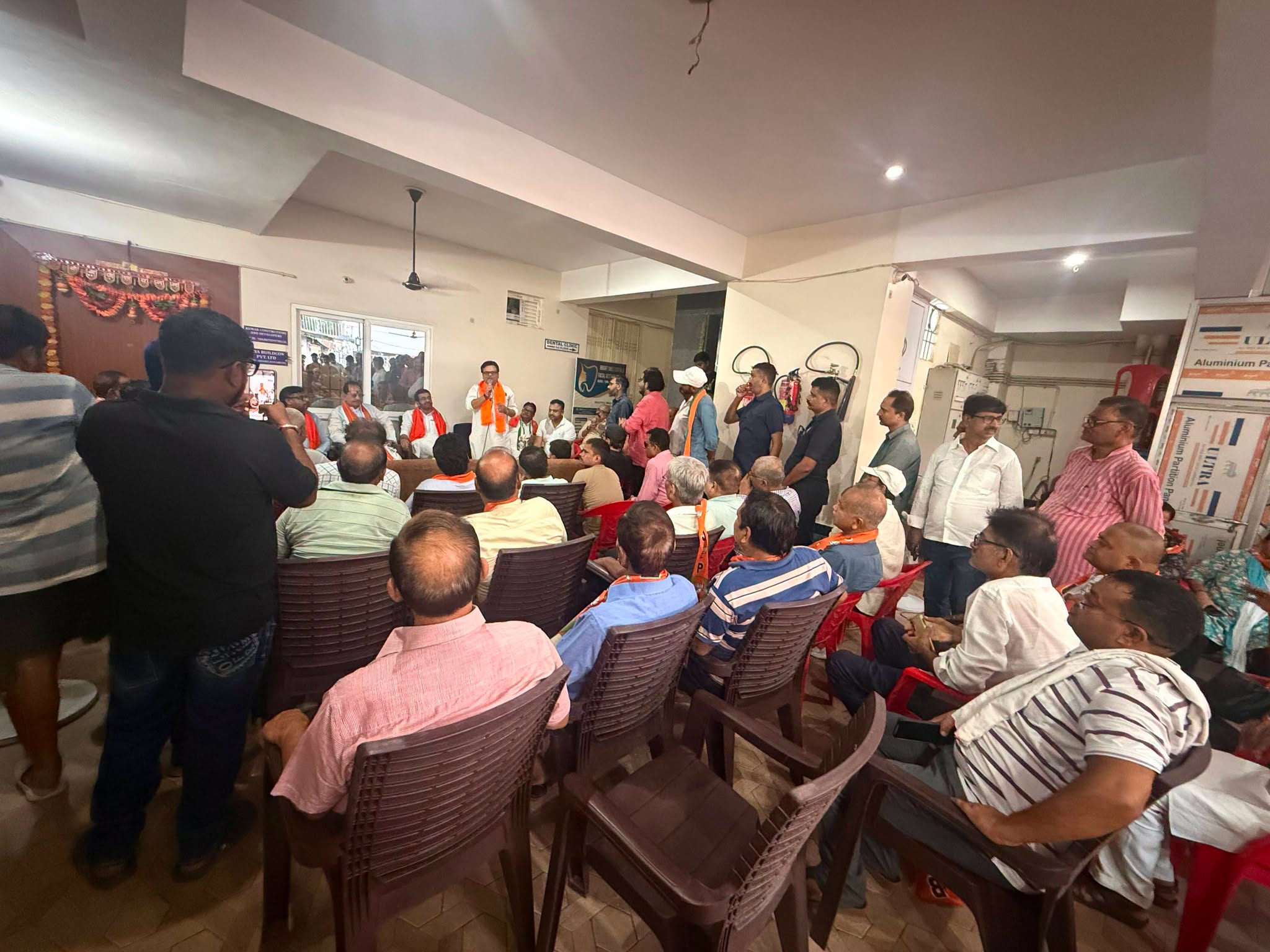 बांकीपुर विधानसभा उपचुनाव–2026 के अंतर्गत कृष्णापुरी स्थित कृष्णा मंडल में आयोजित सामाजिक बैठक में सम्मानित समाजजनों एवं स्थानीय नागरिकों से आत्मीय संवाद का अवसर प्राप्त हुआ।