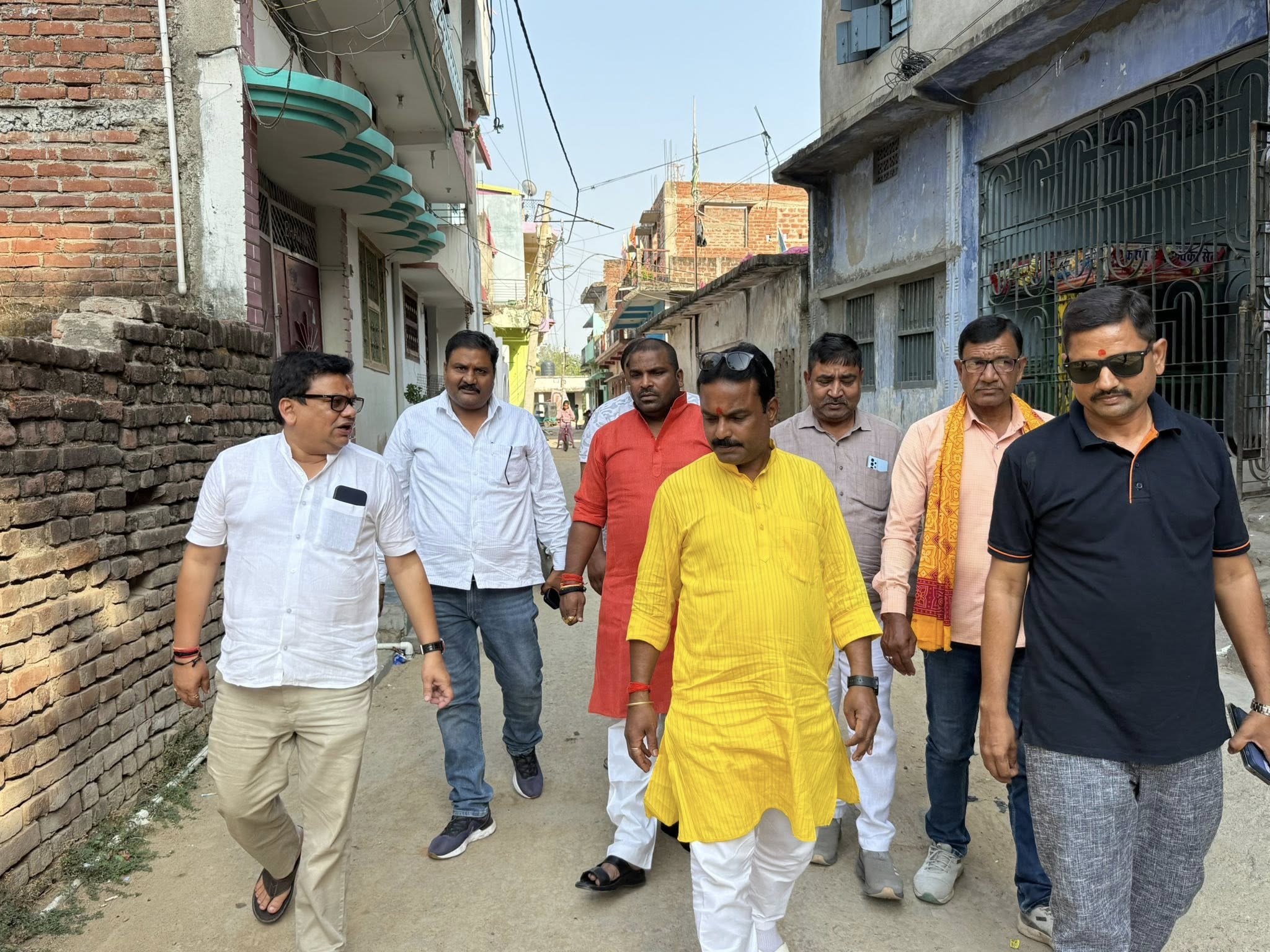 विराटपुर (औरंगाबाद) निवासी, प्रसिद्ध व्यवसायी एवं भाजपा नेता श्री रमन बाला जी से उनके आवास पर सौहार्दपूर्ण भेंट