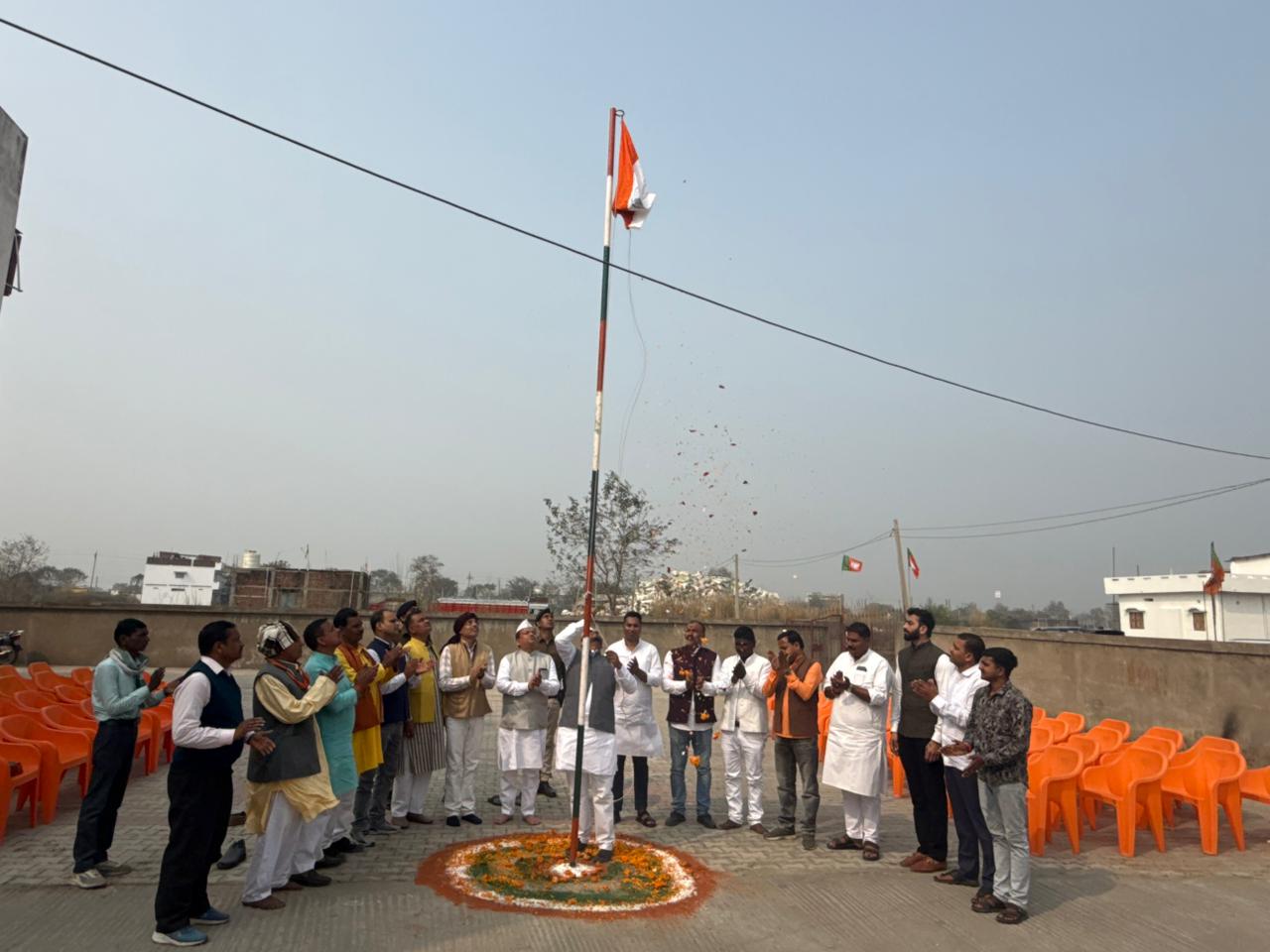 भाजपा पार्टी कार्यालय, औरंगाबाद में झंडा तोलन कार्यक्रम