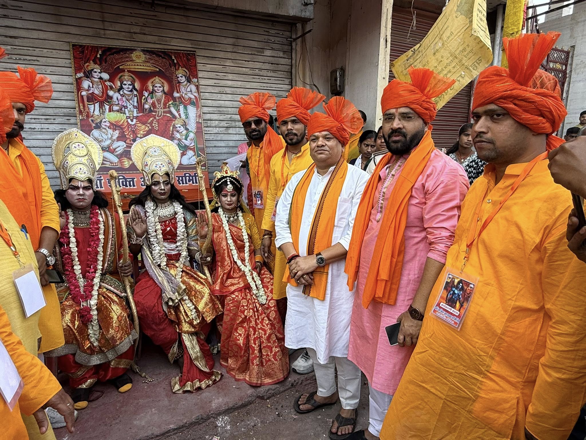 औरंगाबाद में आयोजित भव्य श्रीरामनवमी शोभायात्रा में युवा साथियों, अभिभावकों एवं मित्रों के साथ शामिल