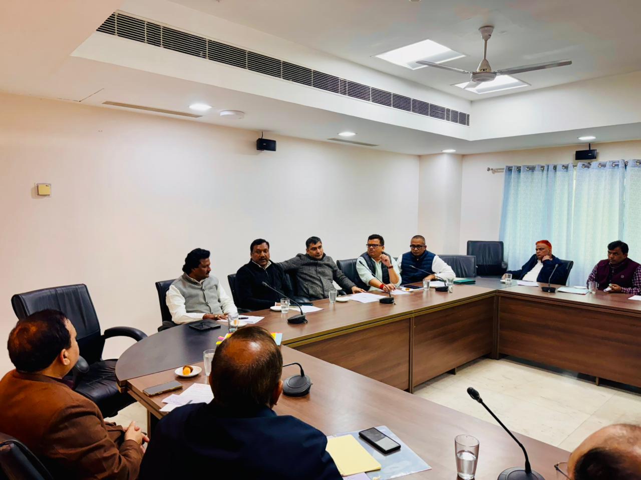 बिहार विधानसभा में निवेदन समिति की महत्वपूर्ण बैठक