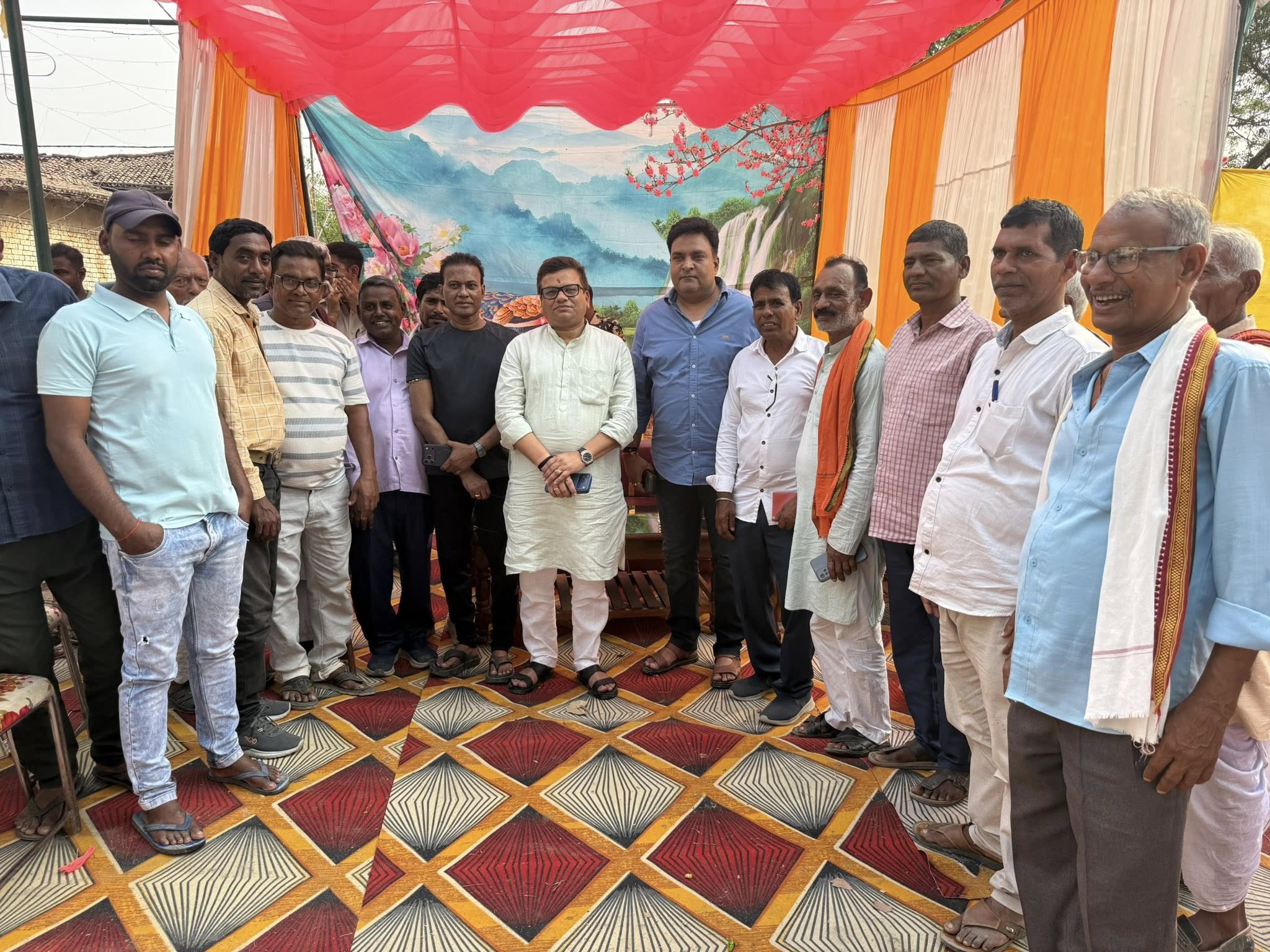 विश्वनाथ ठाकुर (रंजीत) जी के यहां आयोजित शुभ तिलकोत्सव समारोह में शामिल