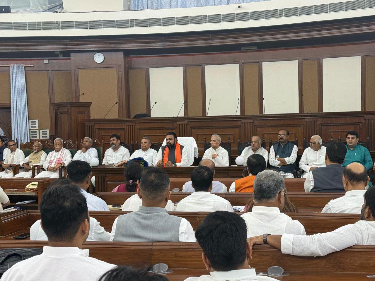 आज बिहार विधान सभा के मानसून सत्र के शुभारंभ के अवसर पर बिहार विधान सभा स्थित सेंट्रल हॉल में आयोजित एनडीए विधायक दल की बैठक में सम्मिलित हुआ।